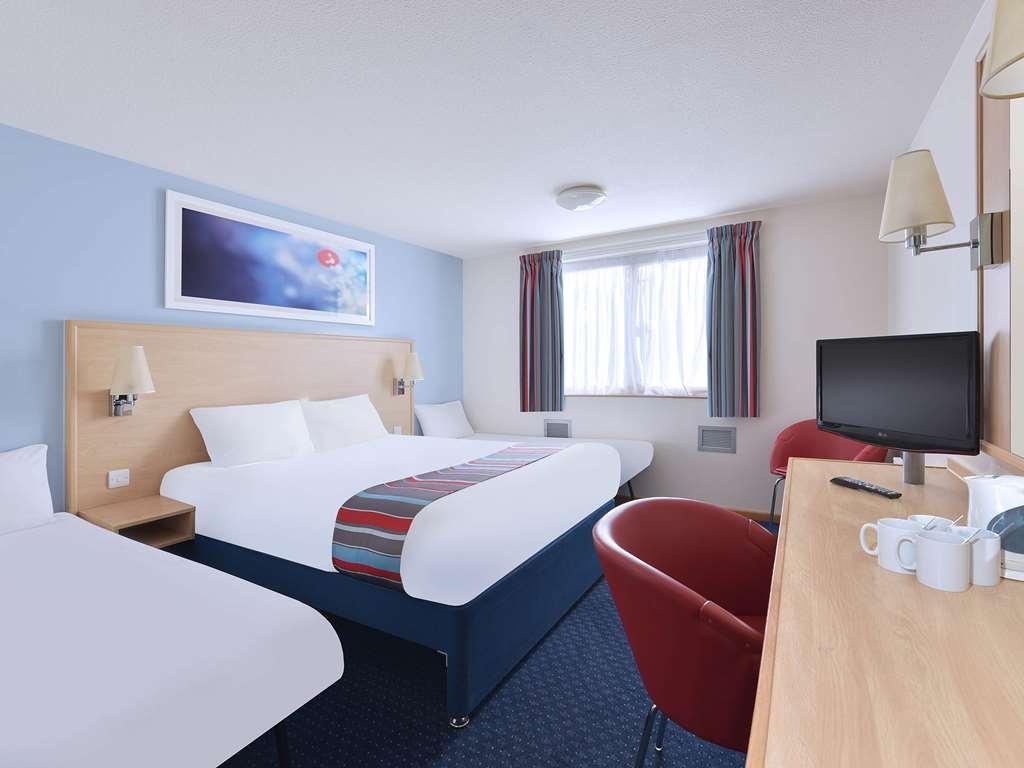 Travelodge Milton Keynes Old Stratford Phòng bức ảnh